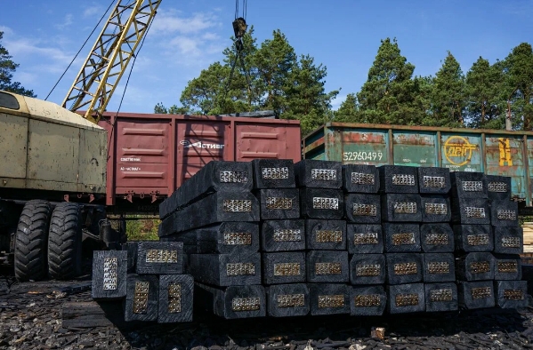 Фото товара Шпалы деревянные пропитанные тип 2 (2750×230×160 мм)